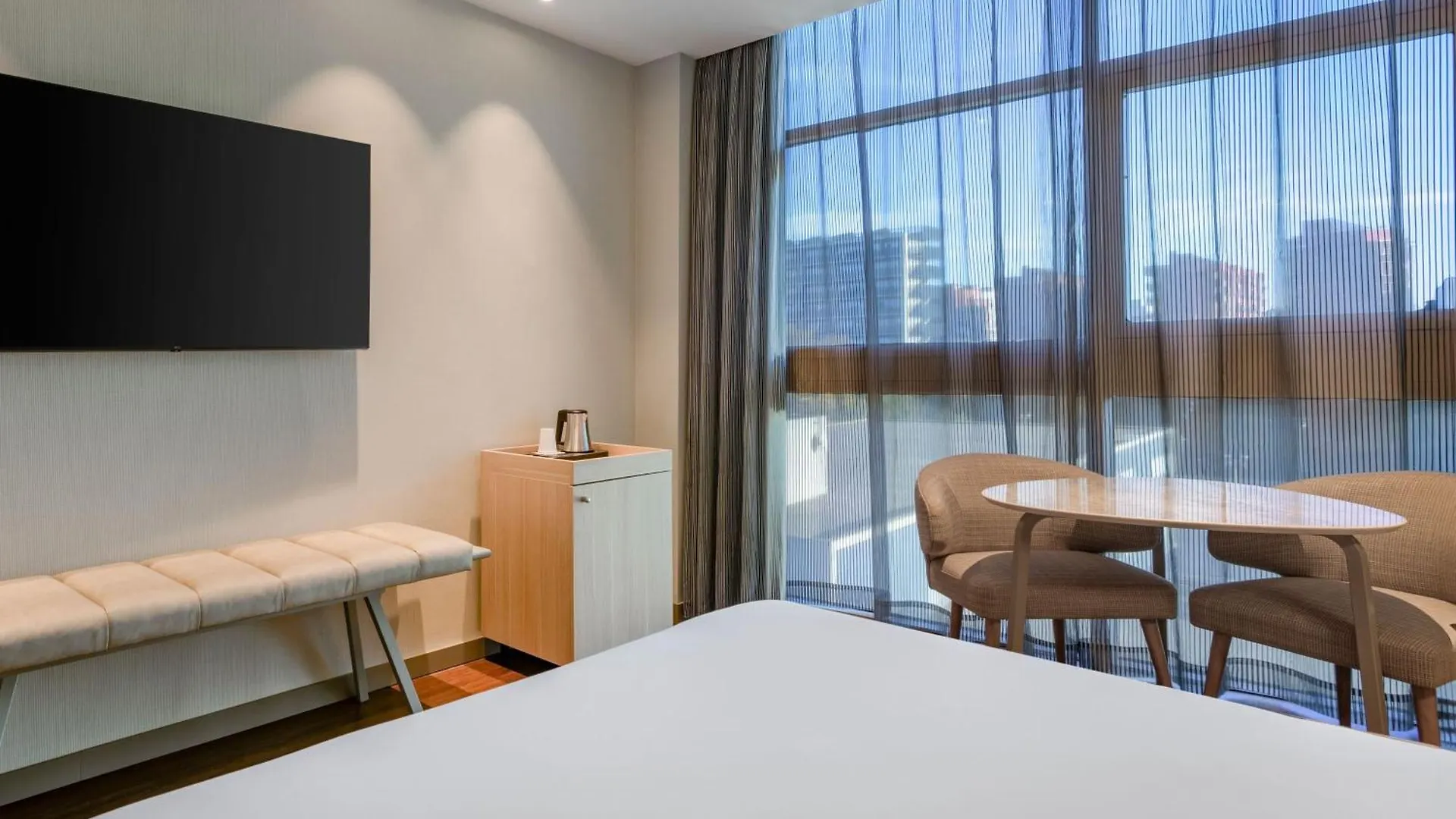 Ac Hotel Som By Marriott L'Hospitalet de Llobregat