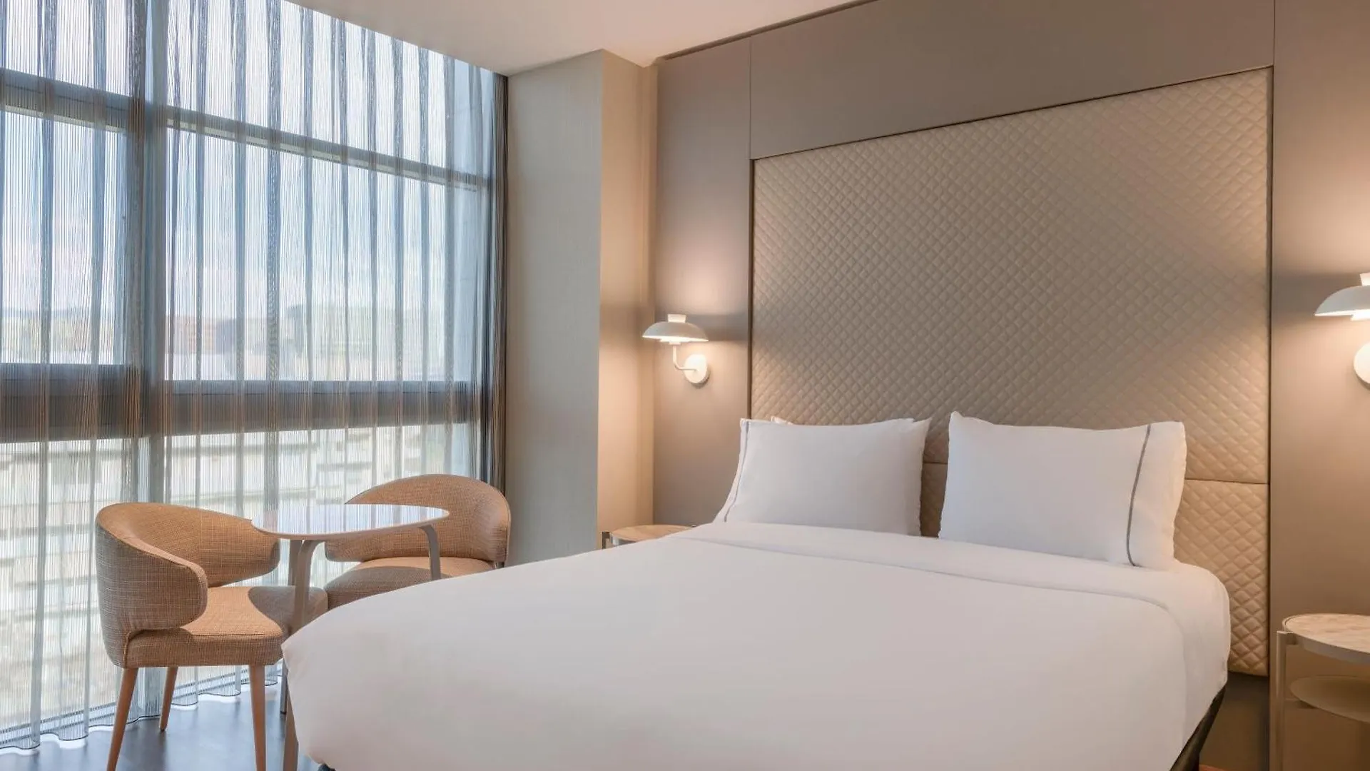 Ac Hotel Som By Marriott L'Hospitalet de Llobregat