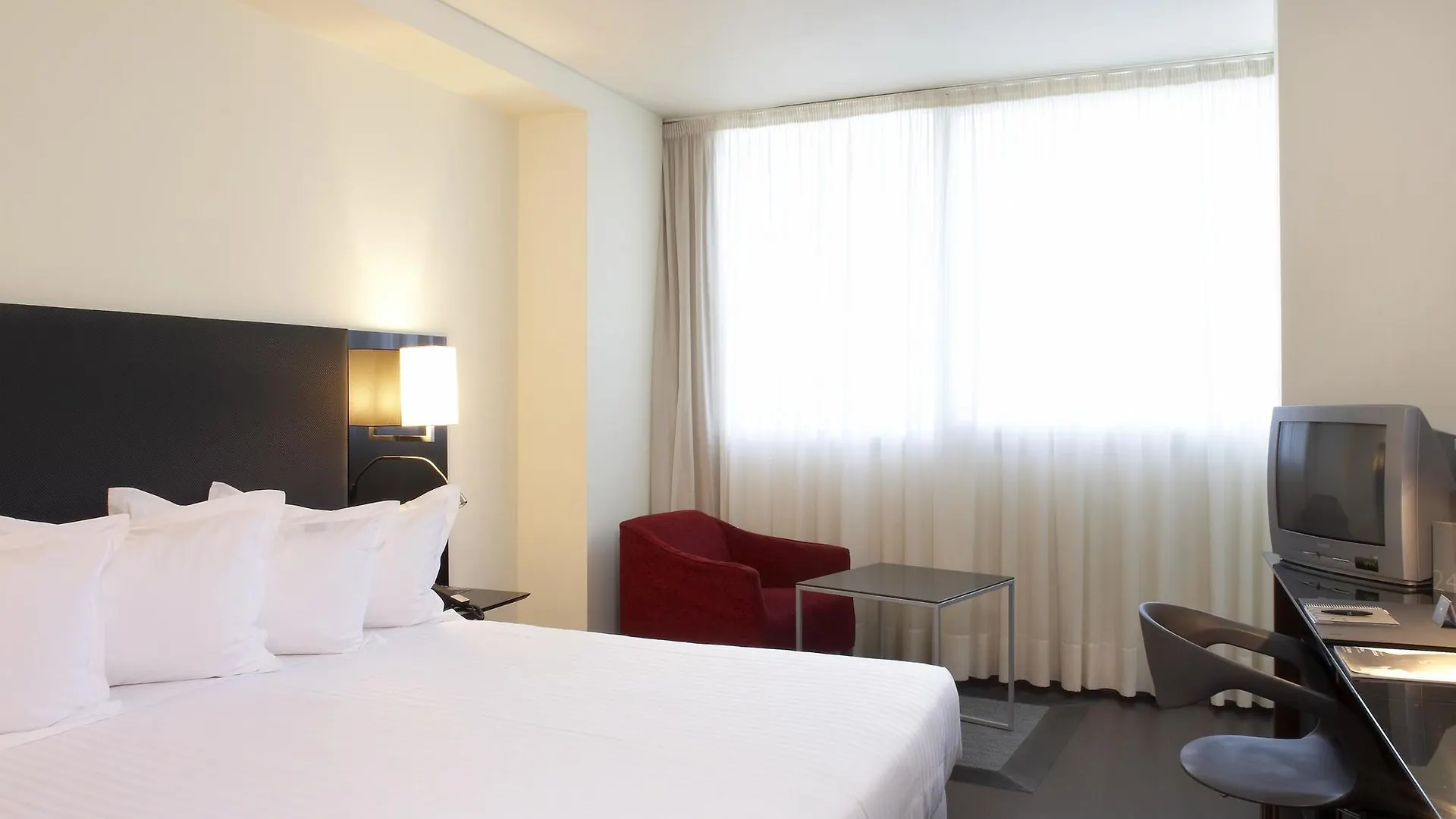 Ac Hotel Som By Marriott L'Hospitalet de Llobregat