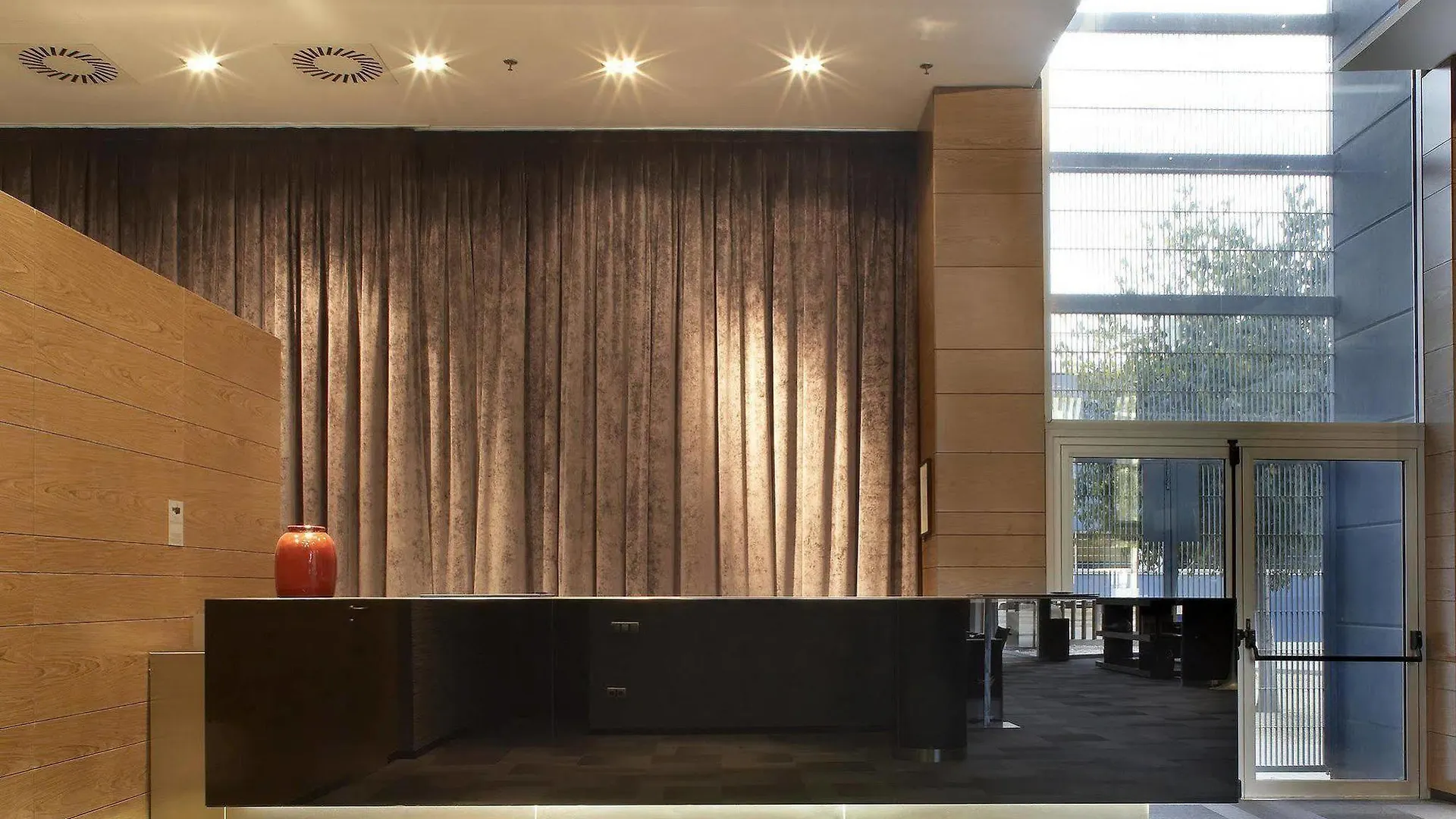 Ac Hotel Som By Marriott L'Hospitalet de Llobregat